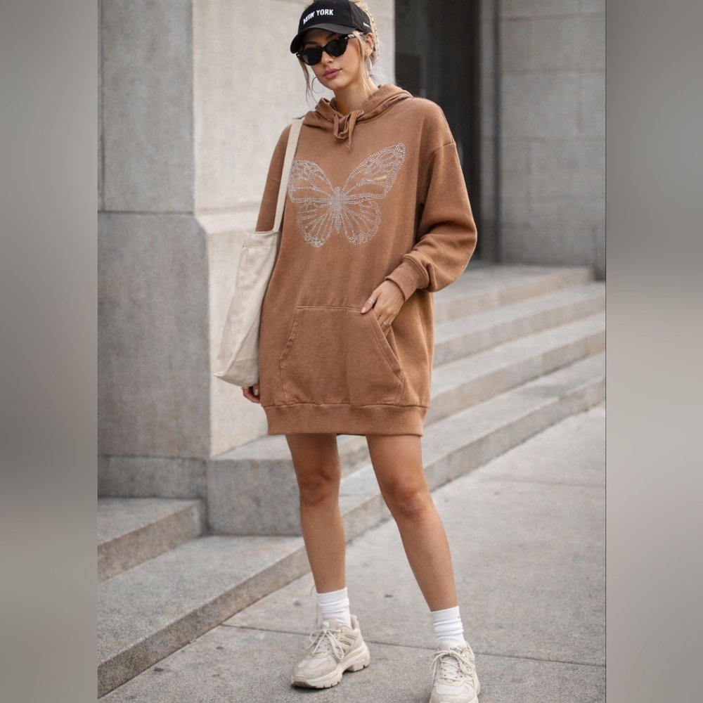 ✨ Butterfly Rhinestone Oversized Hoodie XL ✨ - Picture 1 of 5